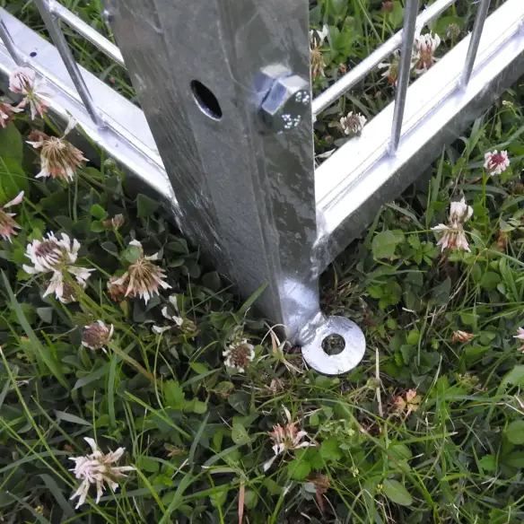 Bodenbefestigung des Hunde- und Tierzwingers