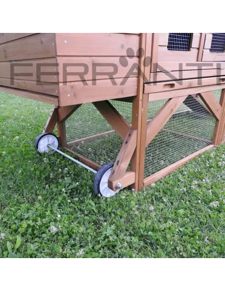 Raddetail des mobilen Hühnerstalls