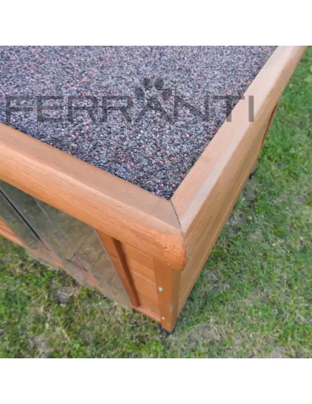 Öffnungsdach der Holzhütte