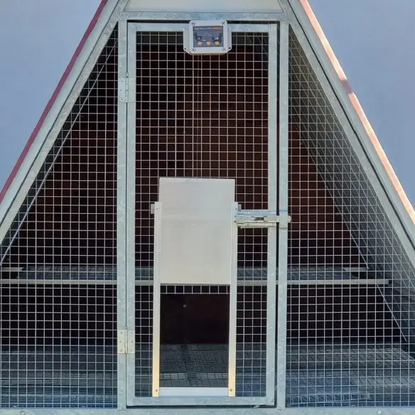 Automatischer Türöffner montiert – Tür geöffnet