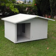 Hundehütte outdoor isoliert für große Hunde mit Veranda