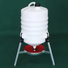 Hühnertränke 30 Liter mit erhöhtem Stand