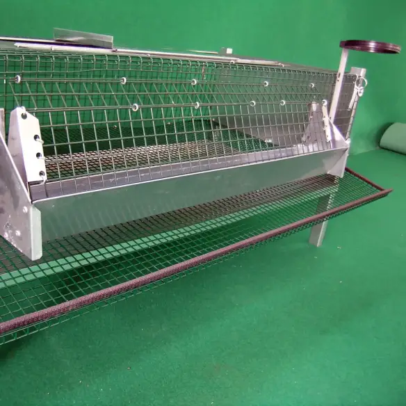 Unteres Fach mit Sammelwanne