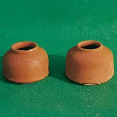 Futterstation aus Terrakotta für Vögel und Tauben