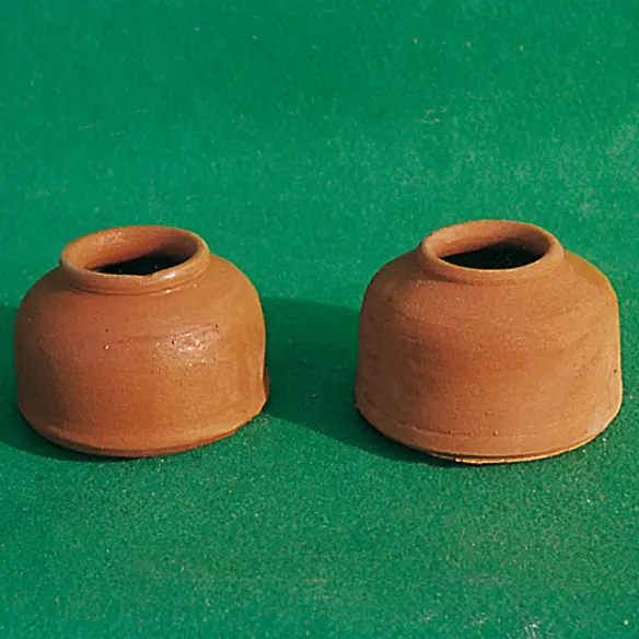 Futterstation aus Terrakotta für Vögel und Tauben