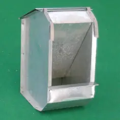 Kleiner Futterautomat aus Metall für Hühner und Kaninchen 2