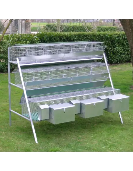 Kaninchenstall mit 3 Abteilen für Zucht und 12 für Mastkaninchen mit Zubehör