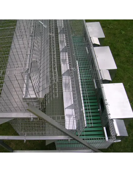 Detailansicht des Kaninchenstalls für Mastkaninchen