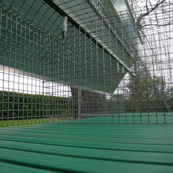 Detailansicht des Kaninchenstalls für Mastkaninchen