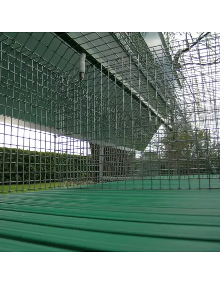 Detailansicht des Kaninchenstalls für Mastkaninchen
