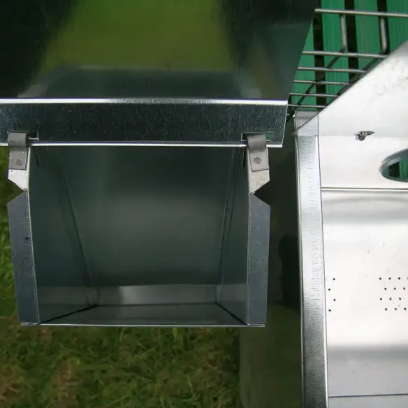 Detailansicht des Kaninchenstalls für Mastkaninchen