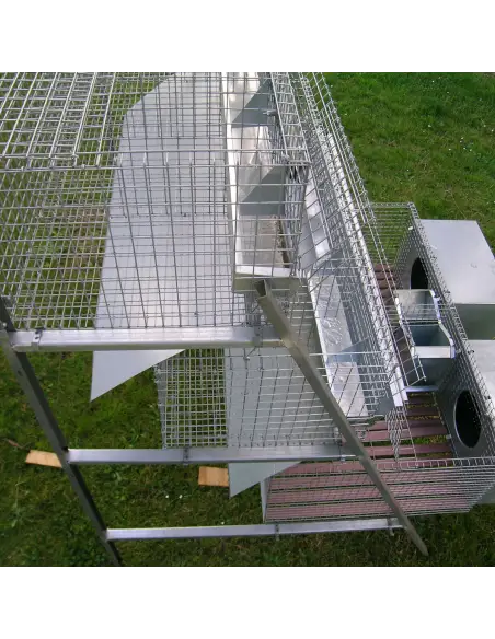 Detailansicht des Kaninchenstalls für Mastkaninchen