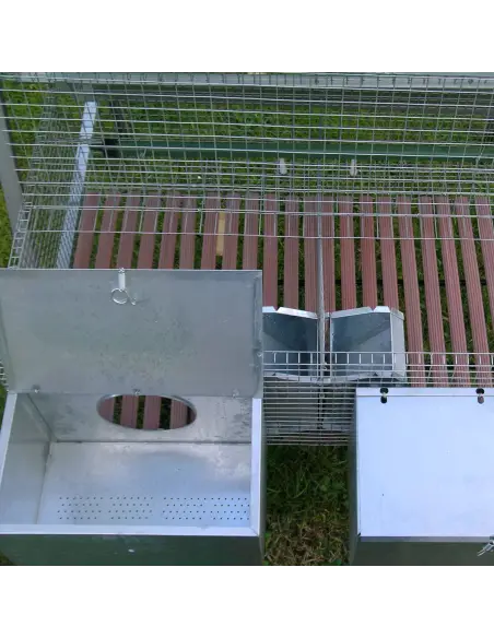 Futter- und Trinksystem im Kaninchenstall für Zucht und Mast