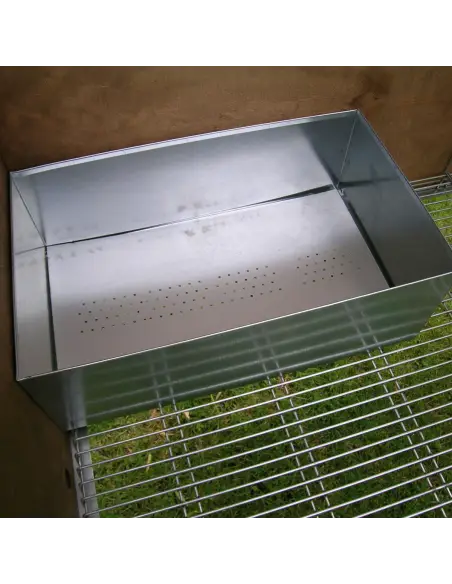 Nistbereich im winterfesten Hasenstall für Kaninchen