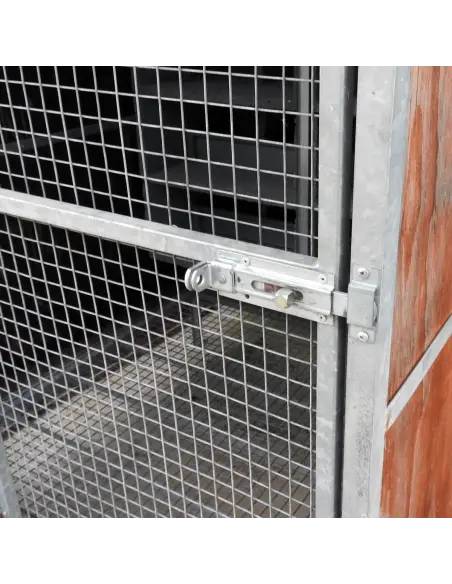 Cierre mit Vorhängeschloss-Halter am Taubenschlag für 10 Paare Cierre mit Vorhängeschloss-Halter am Taubenschlag für 10 Paare