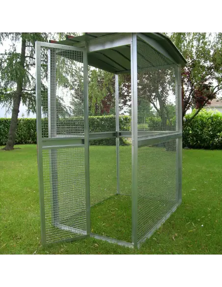 Zugangstür der Vogelvoliere für draußen