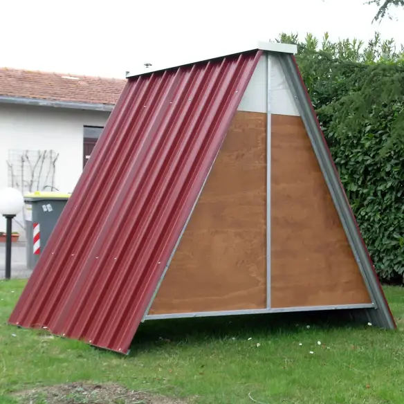 Begehbarer Hühnerstall für 12-20 Hühner mit erhöhtem Boden | Ferranti