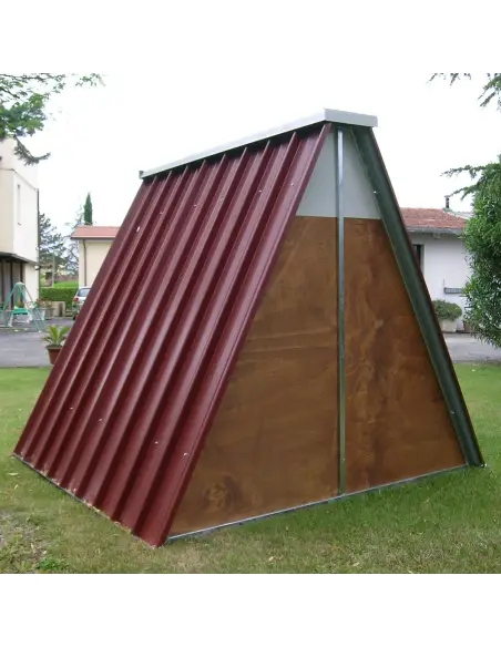 Rückseite des Hühnerstalls ohne Bodengitter