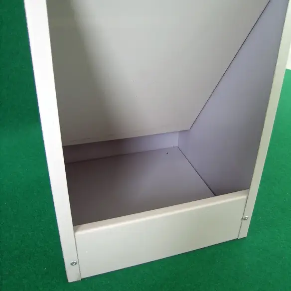 Automatische Nachfüllung des Futters im Futterautomaten für Hunde