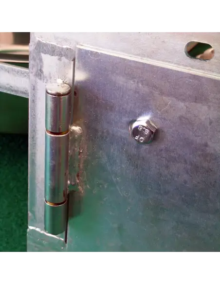 Scharnierstift am drehbaren Hundenapf