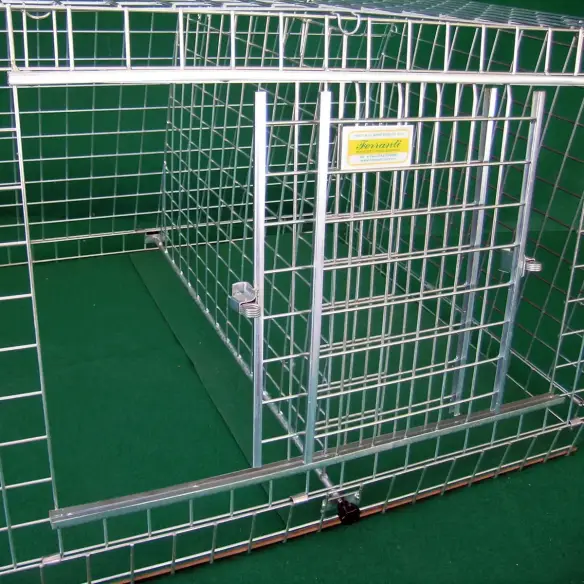 Hundebox mit doppelter Türöffnung fürs Auto