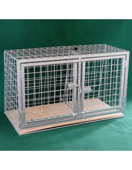 Maßgefertigte und personalisierbare Hundebox fürs Auto