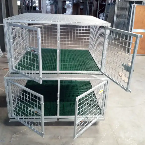 Maßgefertigte und personalisierbare Hundebox fürs Auto