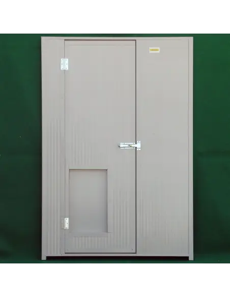 Tür aus Sandwichplatte für maßgefertigten Hundezwinger