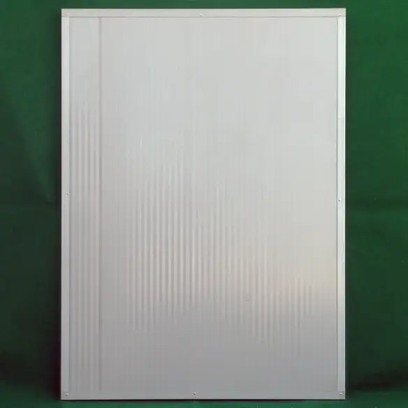 Dachelement aus Sandwichplatte für Hundezwinger