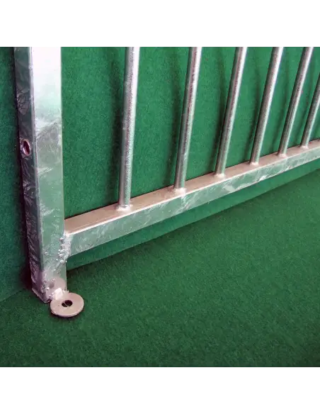 Bodenbefestigung des Zaunelements für Hundegehege