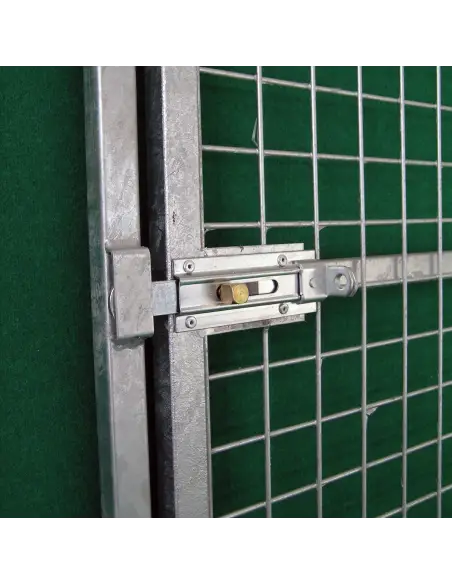 Türverriegelung mit Riegel am Hundezaun aus Gitterelement