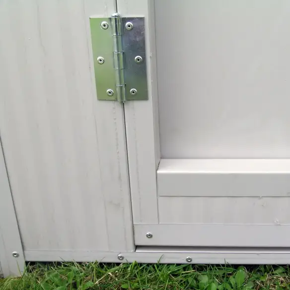 Vorderseite der isolierten Hundehütte Modell Great Dane