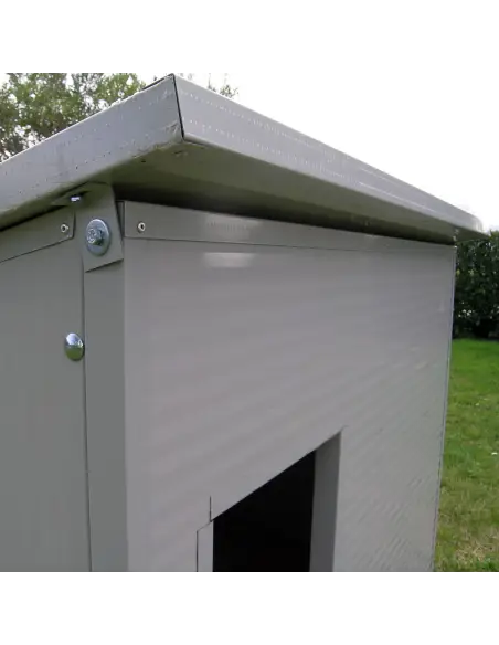 Dach der isolierten Hundehütte XXL für große Hunde Dach der isolierten Hundehütte XXL für große Hunde