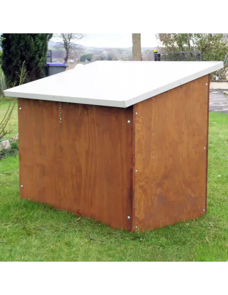 Rückseite der Holzhütte Modell Collie