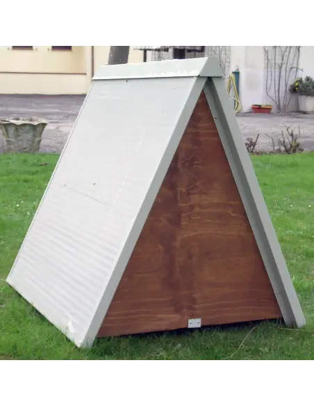 Rückseite der isolierten Hundehütte Modell Shepherd