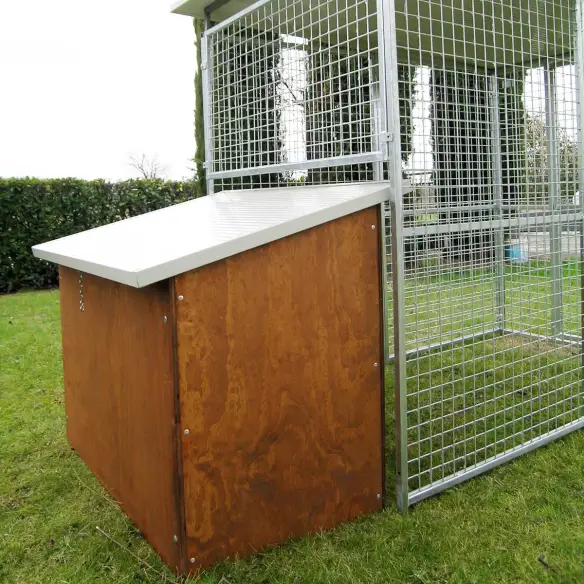 Rückseite des Hundezwingers Eco mit Hundehütte Collie