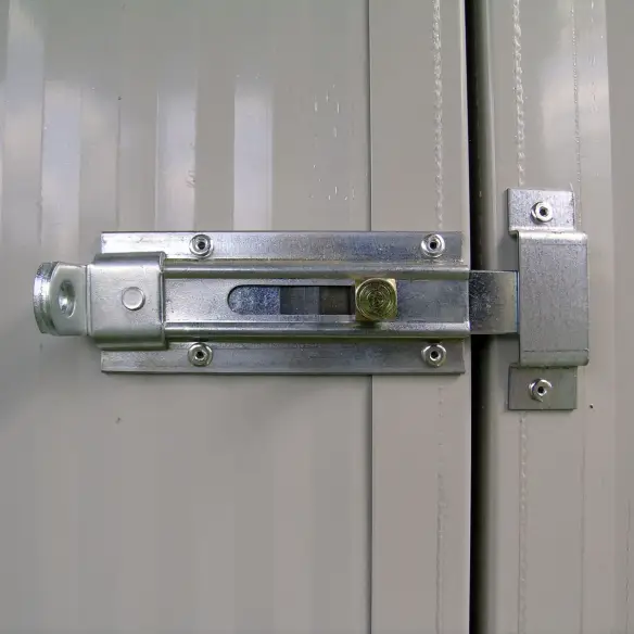 Tür mit Vorhängeschloss-Halter am Hundezwinger Modell Modular