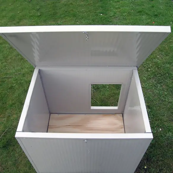 Isolierte Hundehütte Outdoor für kleine Hunde in Weiß und Grau