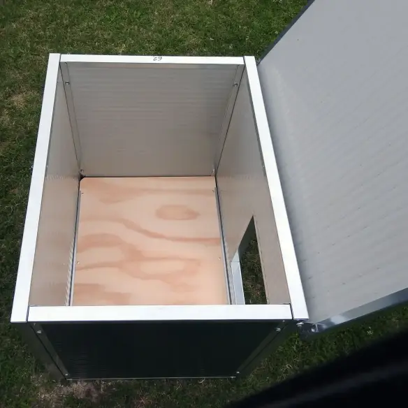 Isolierte Hundehütte Outdoor für kleine Hunde in Grün