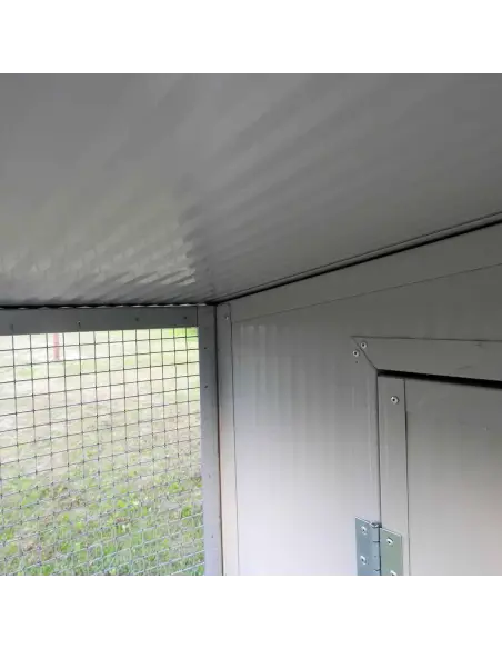 Detail isoliertes Paneel und Gitter