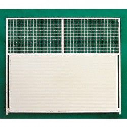 Unten geschlossener Zaun