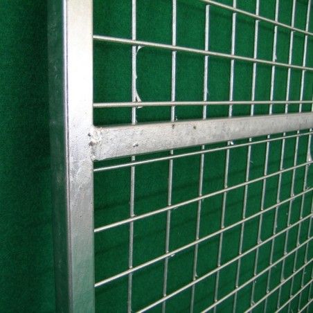 Hundezaun mit Gitterelementen und Türen für Hundegehege | Ferranti