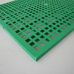 Bodenplatte aus Plastikgitter