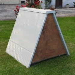 Isolierte Mini-Hühnerstall