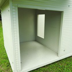 Hundehütte Isolierte mit Veranda